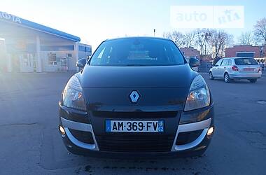 Мінівен Renault Scenic 2010 в Лубнах