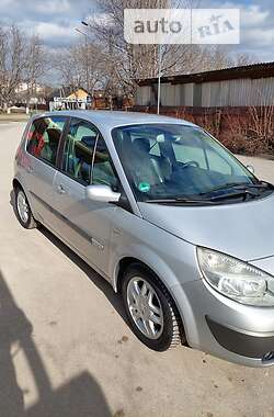 Минивэн Renault Scenic 2005 в 
