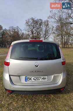 Минивэн Renault Scenic 2010 в Сарнах