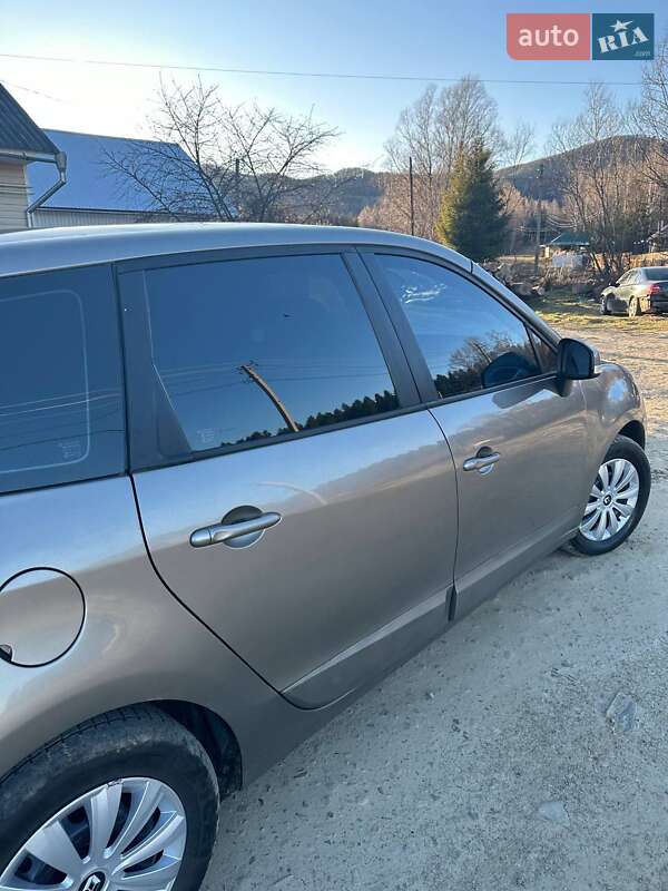 Минивэн Renault Scenic 2009 в Вижнице
