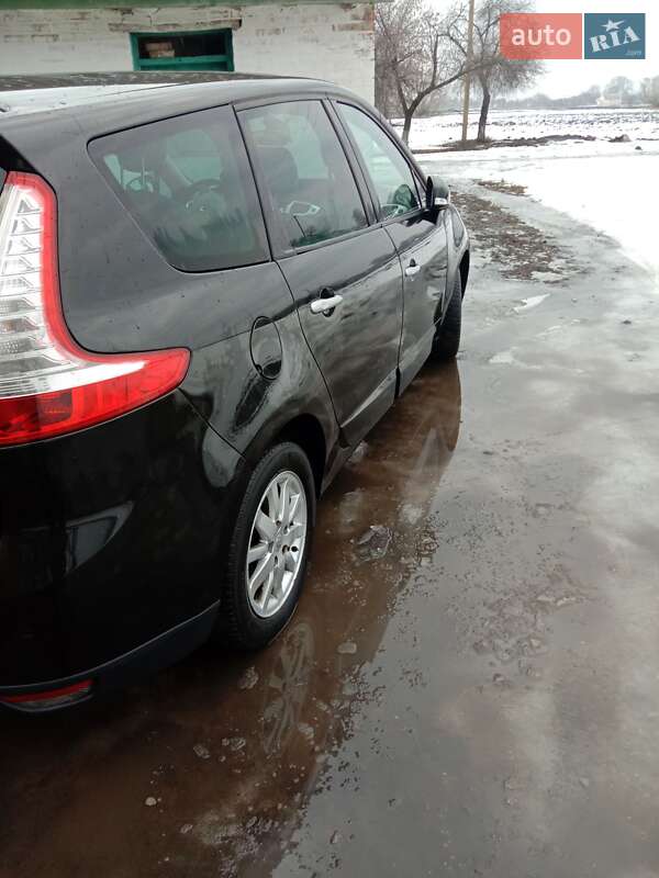 Минивэн Renault Scenic 2010 в Полтаве