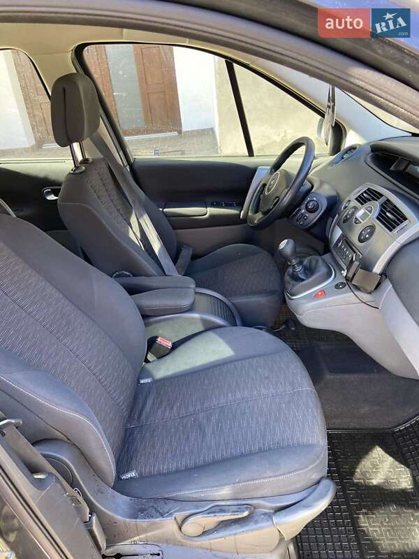 Минивэн Renault Scenic 2006 в Хусте