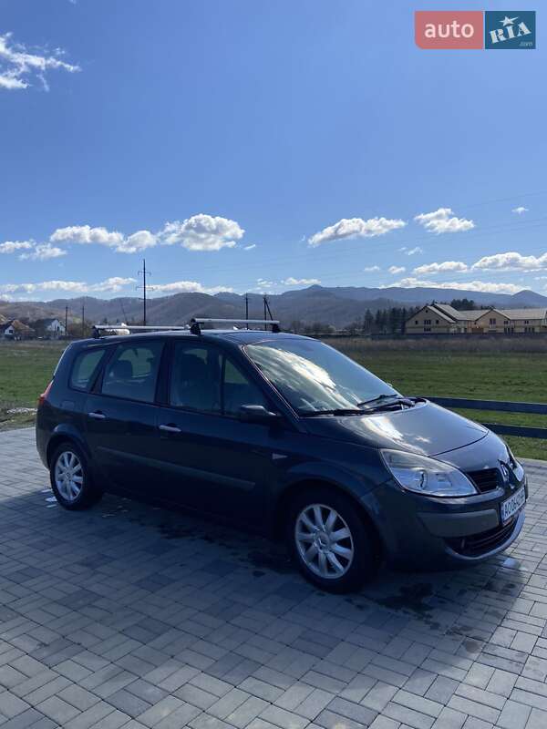 Минивэн Renault Scenic 2006 в Хусте