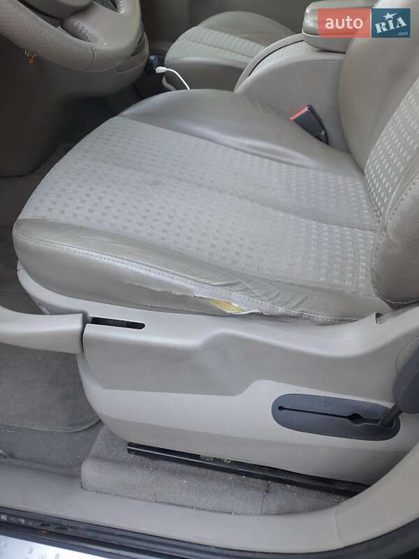 Минивэн Renault Scenic 2004 в Днепре