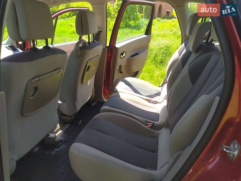 Мінівен Renault Scenic 2004 в Коломиї