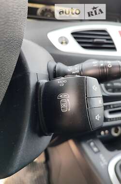 Минивэн Renault Scenic 2010 в 