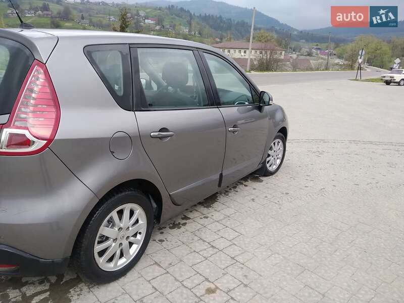 Минивэн Renault Scenic 2011 в Львове
