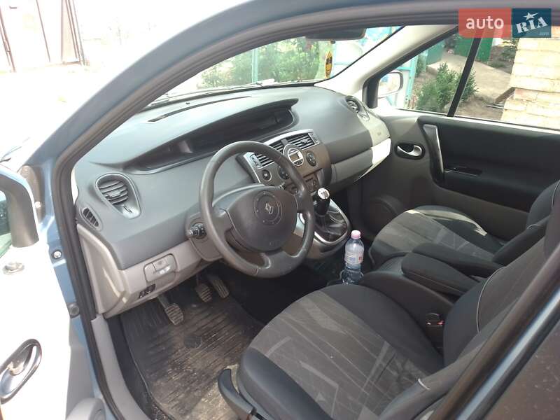Минивэн Renault Scenic 2005 в Кропивницком