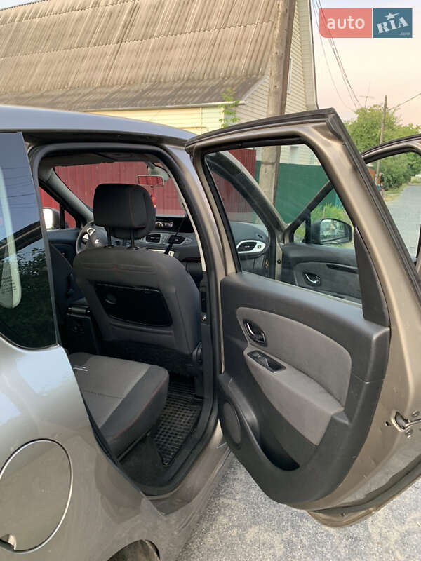 Минивэн Renault Scenic 2012 в Звенигородке