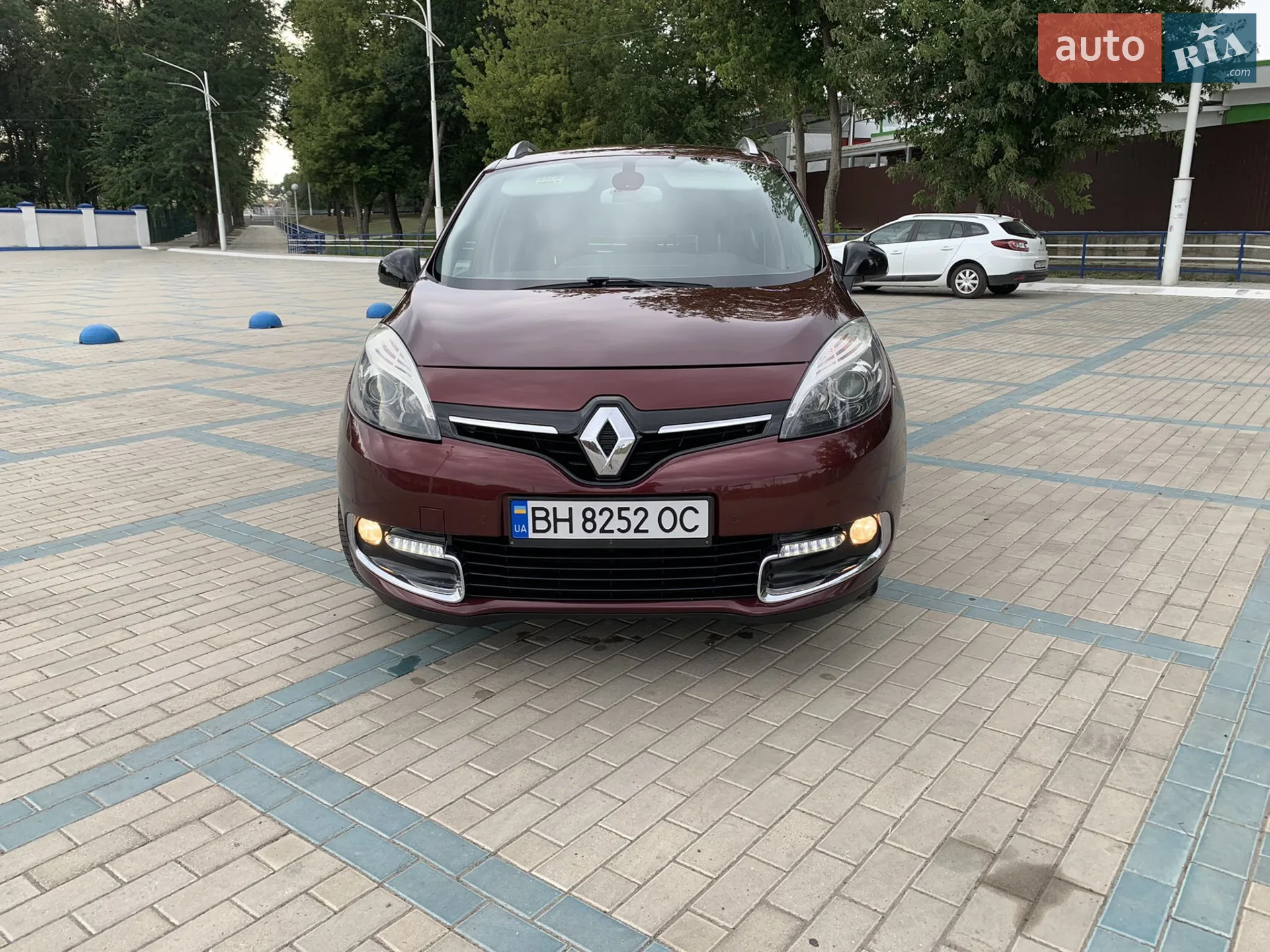 2015 Renault Scenic - мініатюра 2