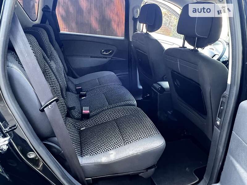 Минивэн Renault Scenic 2011 в Бершади