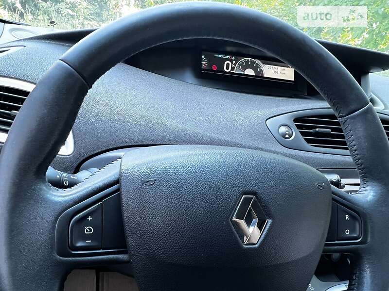 Минивэн Renault Scenic 2011 в Бершади