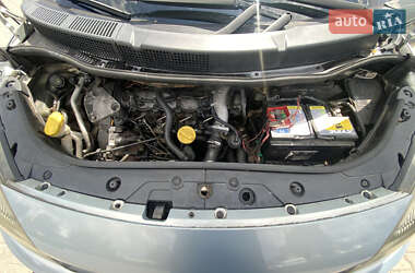 Минивэн Renault Scenic 2004 в 