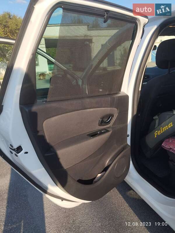 Минивэн Renault Scenic 2016 в Звягеле фото 12 Минивэн Renault Scenic 2016 в Звягеле