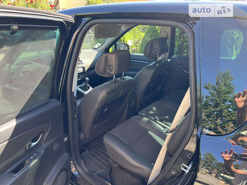 Мінівен Renault Scenic 2011 в Пустомитах