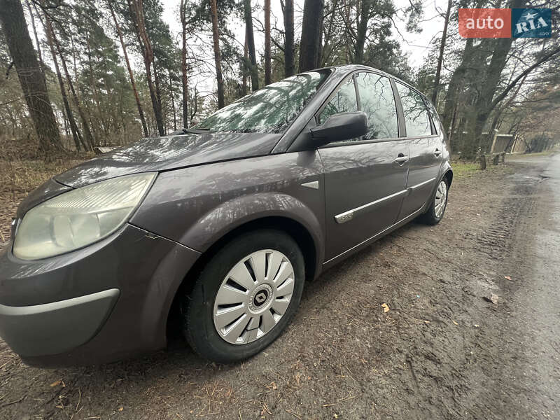 Минивэн Renault Scenic 2004 в Радомышле