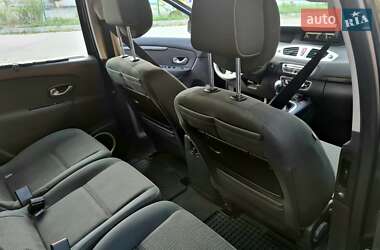 Минивэн Renault Scenic 2009 в 