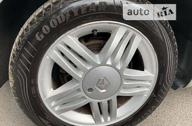 Минивэн Renault Scenic 2004 в 