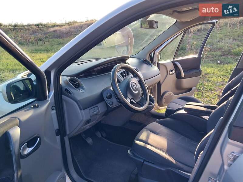 Минивэн Renault Scenic 2005 в Измаиле