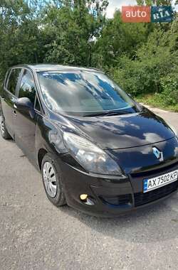 Минивэн Renault Scenic 2009 в 