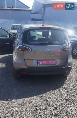 Минивэн Renault Scenic 2012 в 