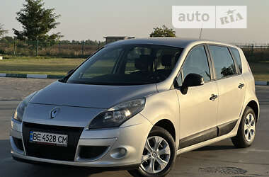 Минивэн Renault Scenic 2009 в 