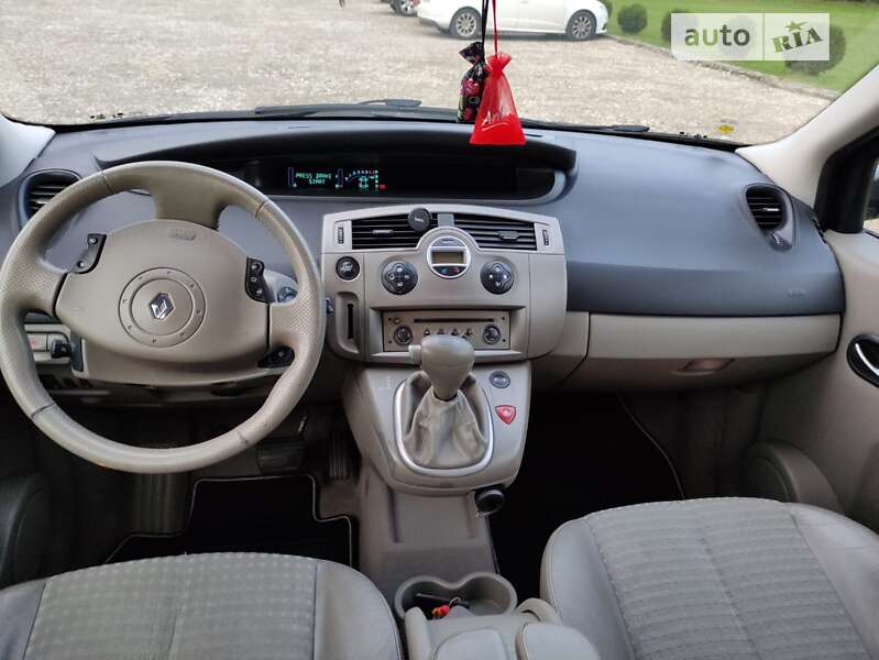 Минивэн Renault Scenic 2005 в Галиче