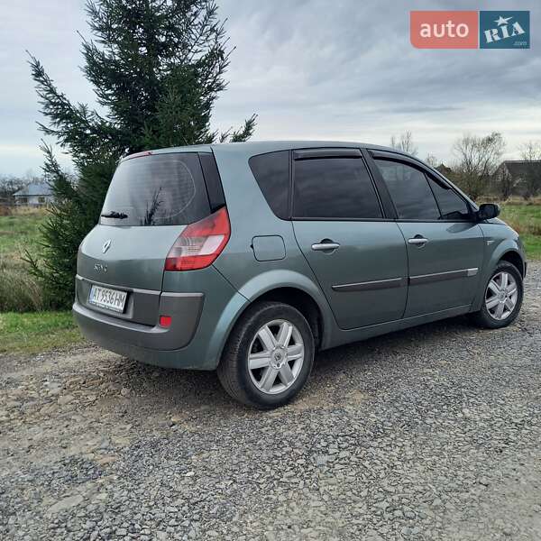 Минивэн Renault Scenic 2004 в Долине