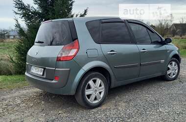 Минивэн Renault Scenic 2004 в Долине