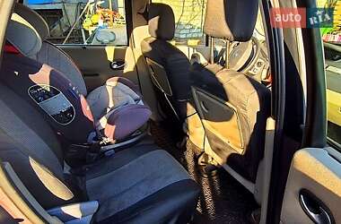 Минивэн Renault Scenic 2004 в 