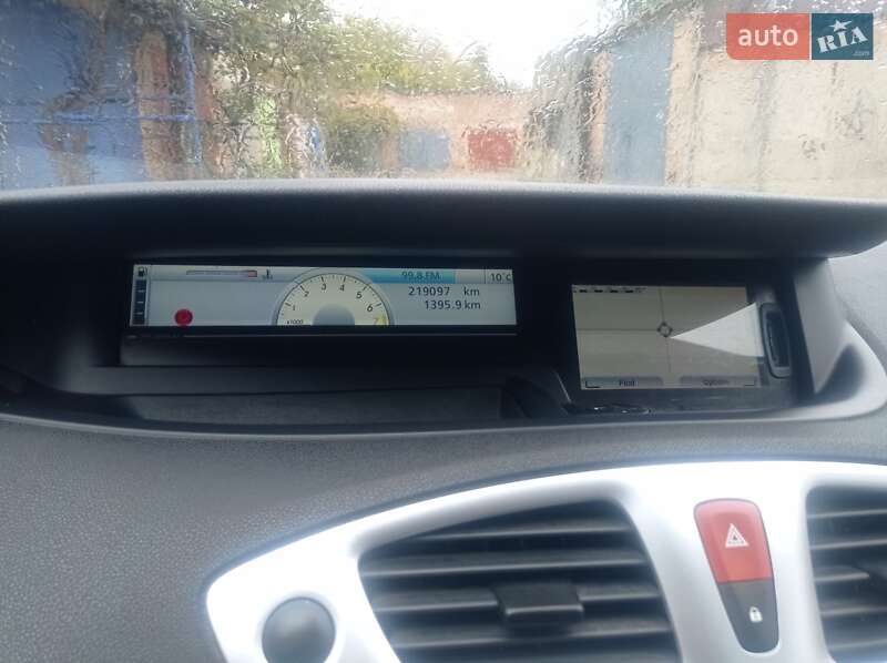 Минивэн Renault Scenic 2010 в Александрие