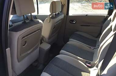 Минивэн Renault Scenic 2004 в 