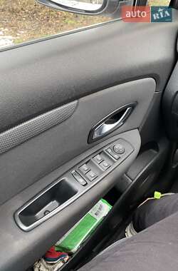 Минивэн Renault Scenic 2009 в 
