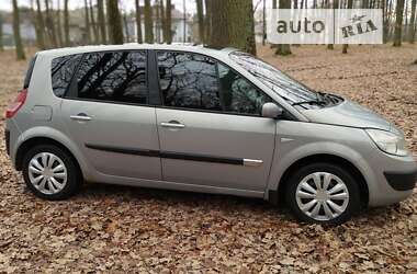 Минивэн Renault Scenic 2004 в Киверцах