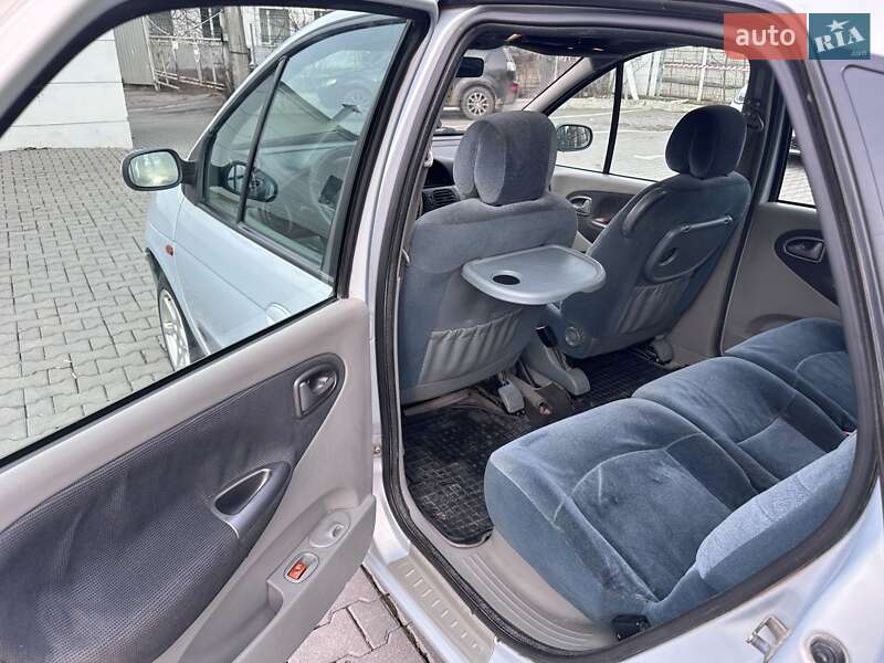 Минивэн Renault Scenic 2003 в Черновцах