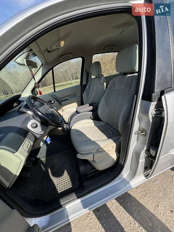 Мінівен Renault Scenic 2006 в Івано-Франківську