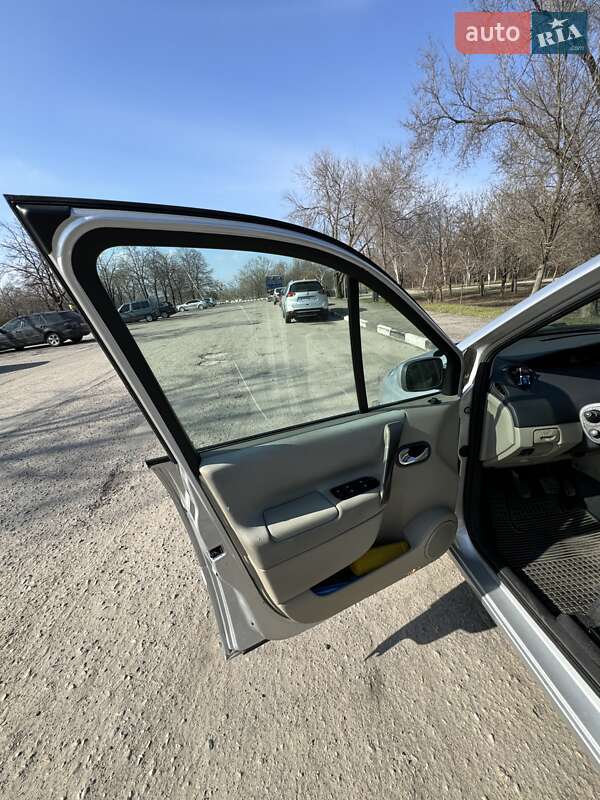 Мінівен Renault Scenic 2006 в Івано-Франківську