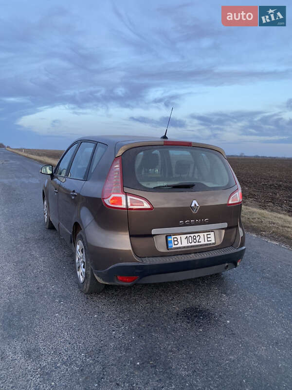 Минивэн Renault Scenic 2009 в Миргороде