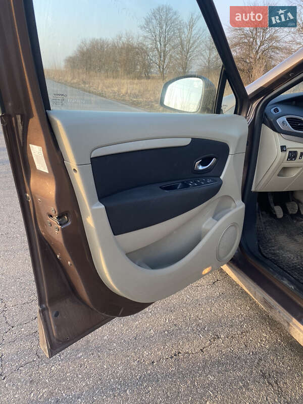 Минивэн Renault Scenic 2009 в Миргороде