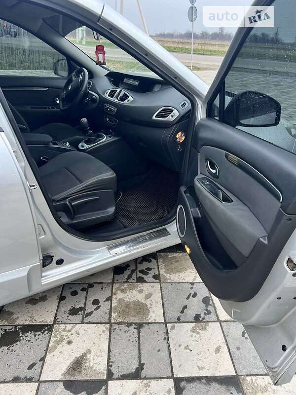 Минивэн Renault Scenic 2009 в Самборе