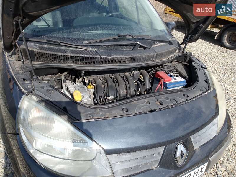 Минивэн Renault Scenic 2006 в Каменец-Подольском
