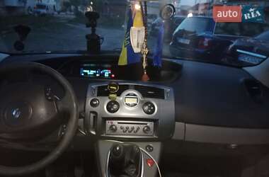 Мінівен Renault Scenic 2005 в Золочеві