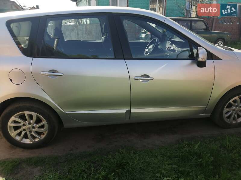 Минивэн Renault Scenic 2012 в Прилуках