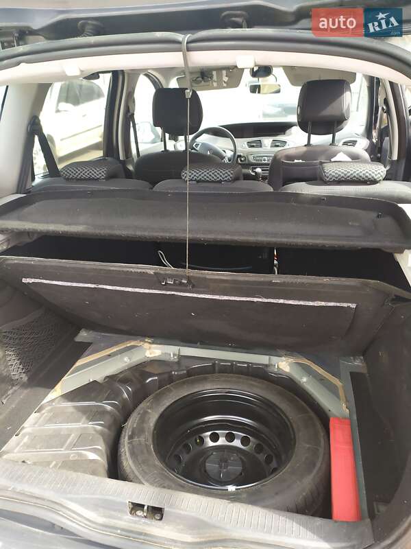 Минивэн Renault Scenic 2011 в Львове