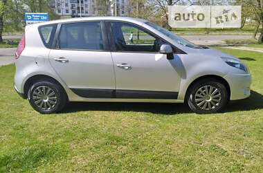 Минивэн Renault Scenic 2009 в Киверцах