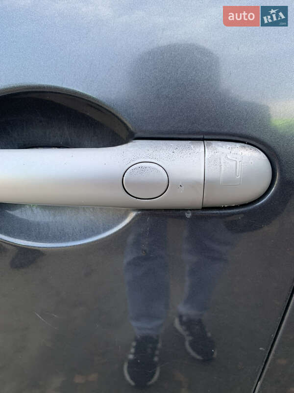 Минивэн Renault Scenic 2004 в Волочиске