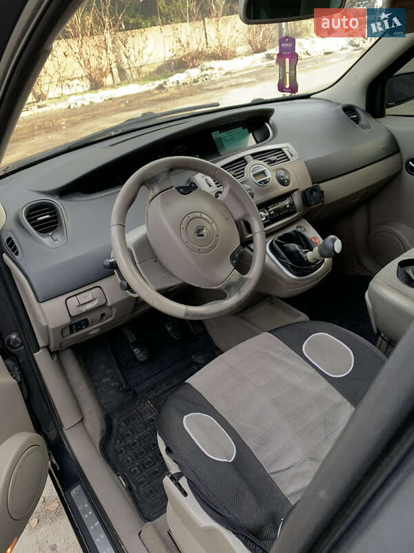 Минивэн Renault Scenic 2004 в Волочиске