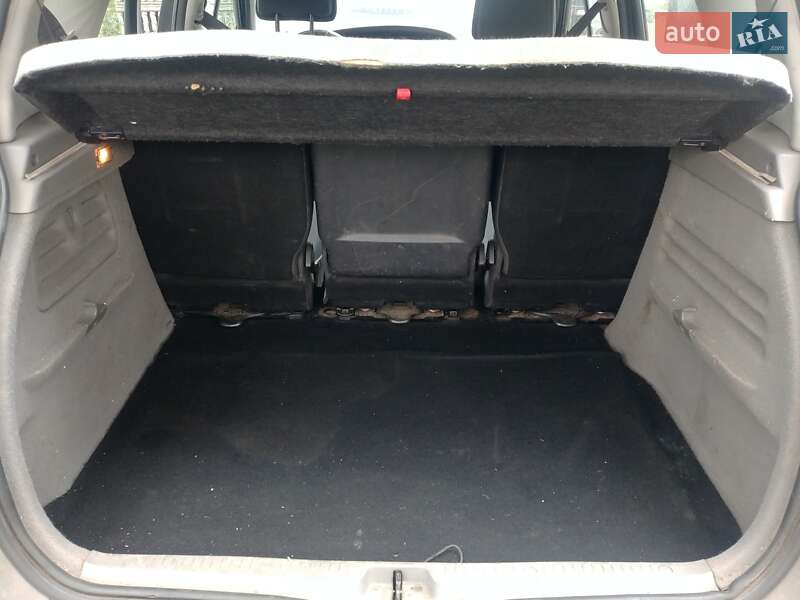 Минивэн Renault Scenic 2004 в Шептицькому