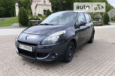 Минивэн Renault Scenic 2011 в Рогатине