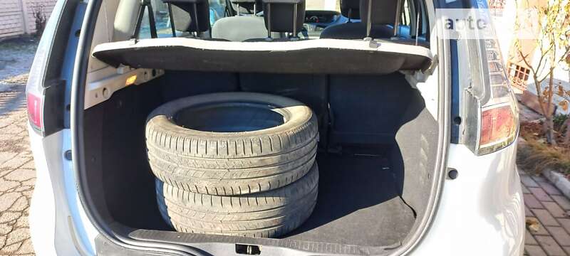 Минивэн Renault Scenic 2015 в Желтых Водах